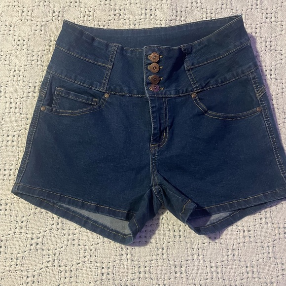 Shorts, jean, 5 pair, various brands. GoGoStar, Vince Blue, Dollhouse, Levi’s. - Picture 7 of 16